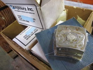 LOT TO INCLUDE: (4 BOXES, 2 PER BOX) KINGSBURY INC THRUST SHOES, OPERATOR, MANUAL KIND. VITON SEALS AND ELECTRIC ACTUATOR ADAPTER TYPE HOBC, (1) COUPLING, (1) COUPLING. TROLLEY WHEEL AXLE AND FLOATING SHAFT, 1ST HUB BORE 4.6215" (+0.0015"/-0.0000"), 1-1/4" X 5/8" KEYWAY, 2ND HUB BORE 3.9975" (+0.001"/-0.000"). LOADING & HANDLING FEE $15-4606